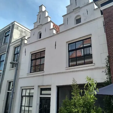 Haarlemsespiegel * Haarlem